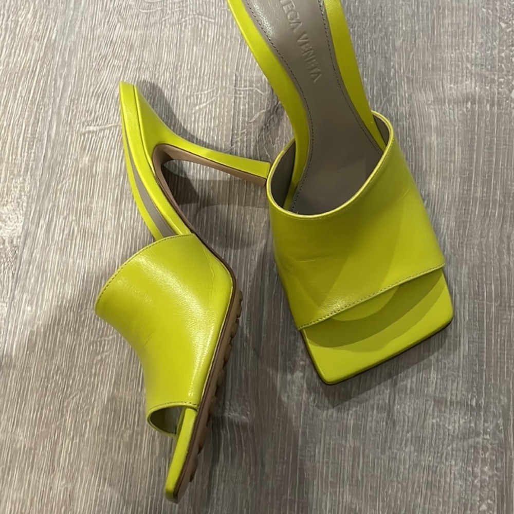 Bottega Veneta Heels - Picture 2 of 4